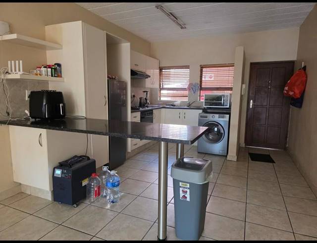 2 BEDROOM PROPERTY TO RENT IN SUNNINGHILL